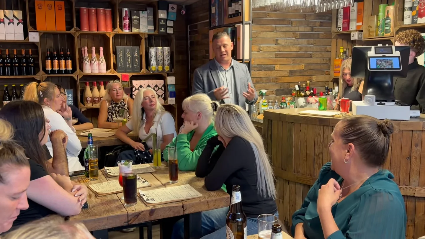 Guests filling the bar for a Chris Shearer psychic night